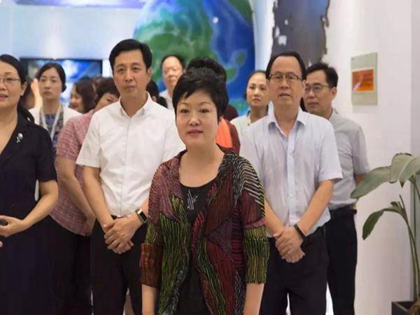 做供卵试管婴儿时，女性要忍受哪些痛苦？首先是很难忍受的